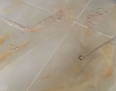 萨尔图瓷砖空鼓维修公司分享粘合剂选择不当在瓷砖铺贴过程中可能导致以下问题
