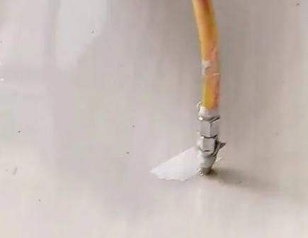 萨尔图瓷砖空鼓维修公司专业解答在瓷砖铺贴过程中，如果使用的砂料过粗（如全部使用了粗砂），可能会导致以下问题